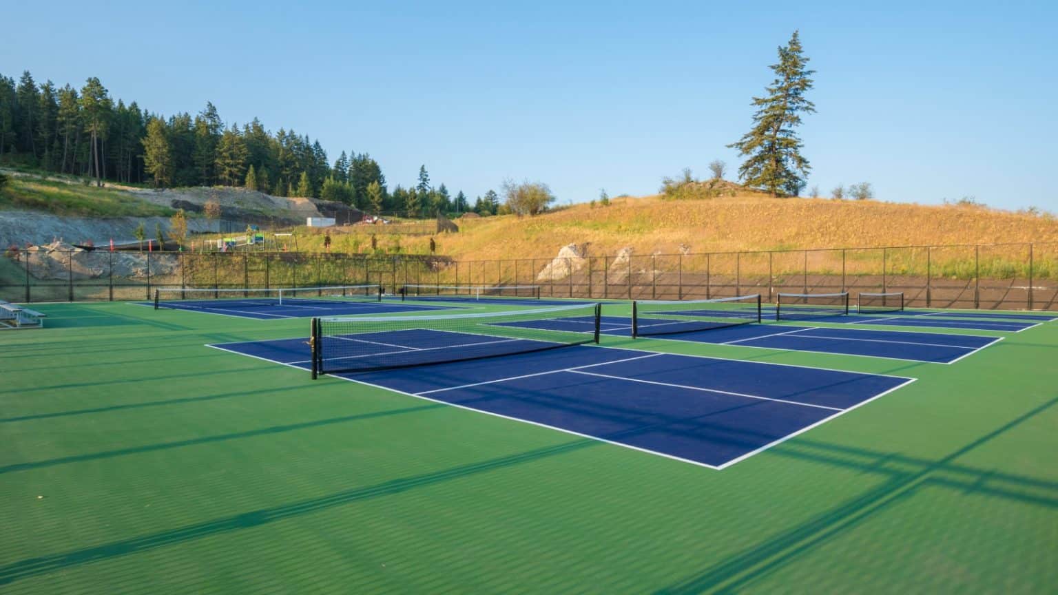 Kelowna (British Columbia) Tennis Court Resurfacing Services
